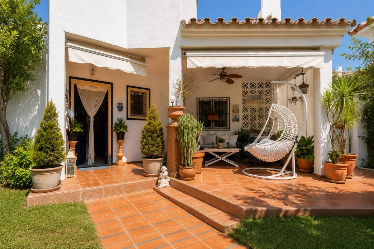 Nueva Milla de Oro, Estepona